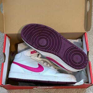 Nike Court Borough Mid2